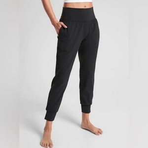 Athleta salutation jogger size XS petite